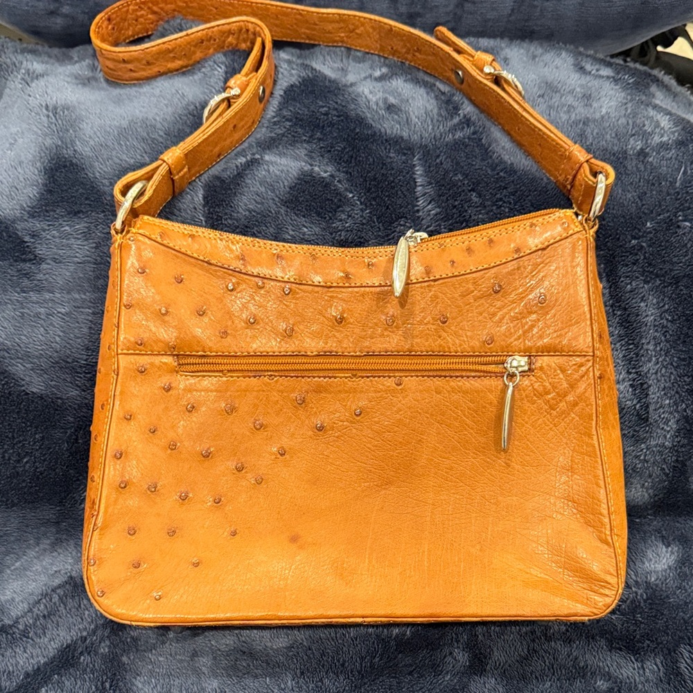 Elegant Tan Leather Shoulder Bag